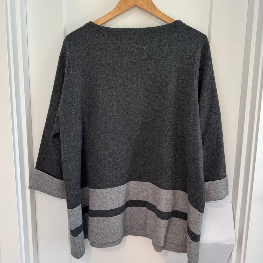 Max  Studio  Woman  2X  Black  Gray  Striped  Sweater  Minimalist  Neutral  Cozy